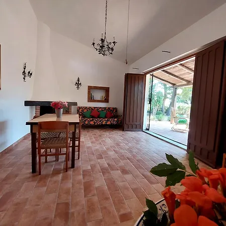 Villaggio Sulla - Singole Tatil Evi *